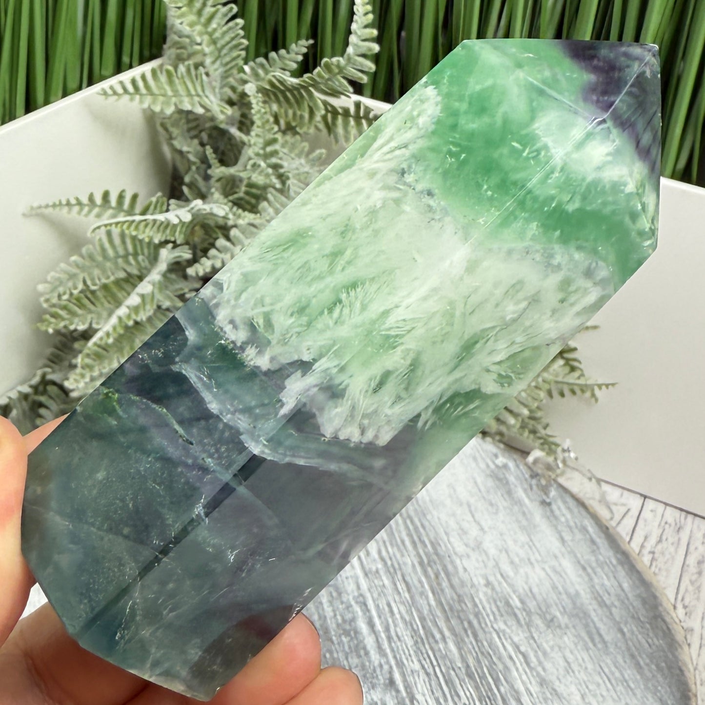 Snowflake Feather Fluorite Tower Healing Crystal Generator 268g 108mm