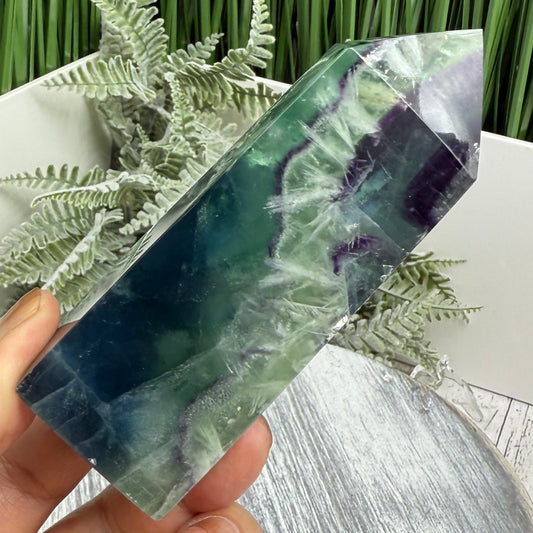 Snowflake Feather Fluorite Tower Healing Crystal Generator 249g 104mm