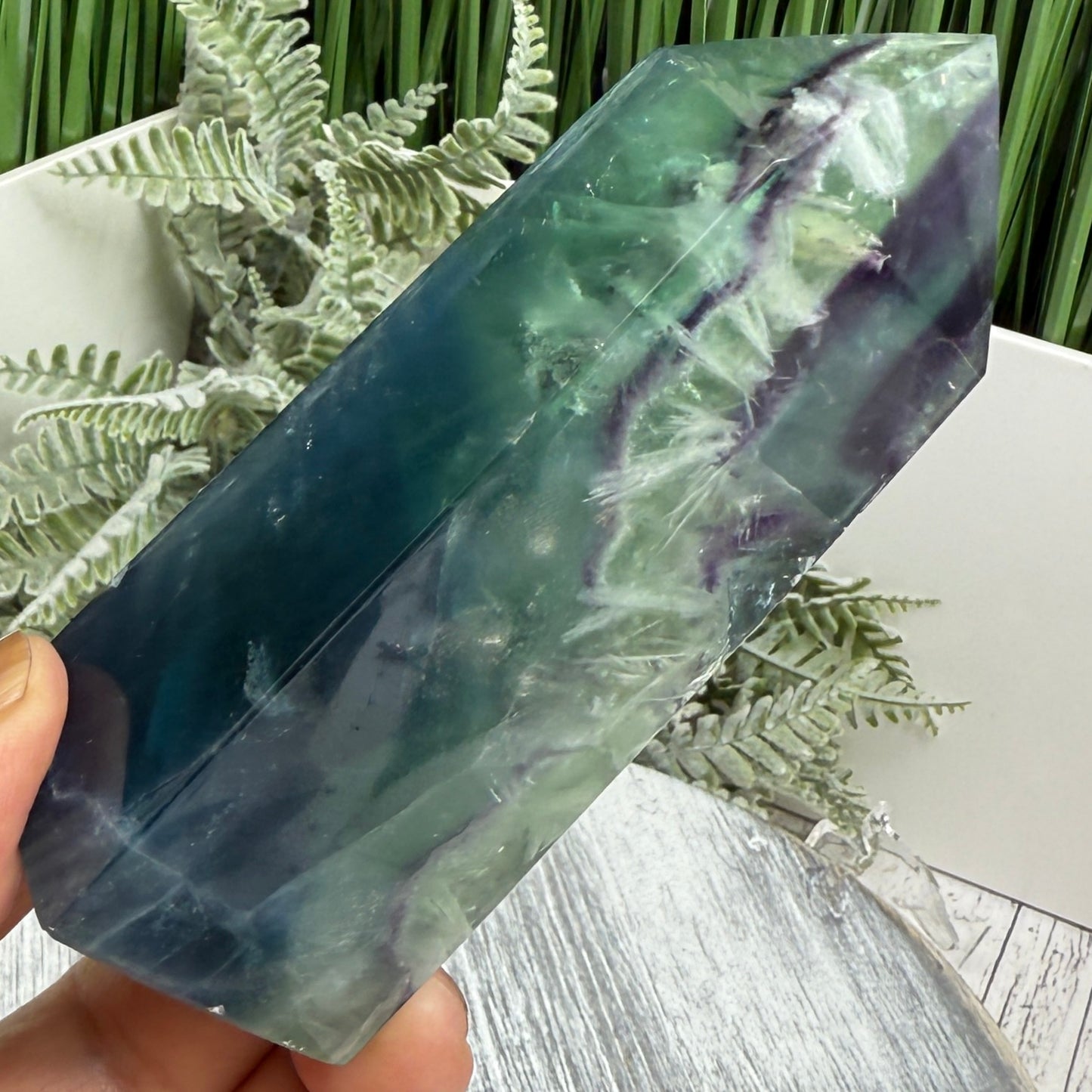 Snowflake Feather Fluorite Tower Healing Crystal Generator 249g 104mm