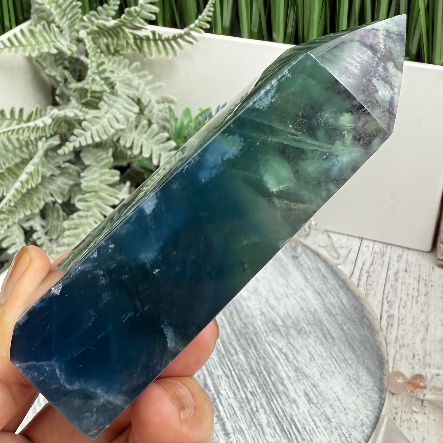 Snowflake Feather Fluorite Tower Healing Crystal Generator 249g 104mm