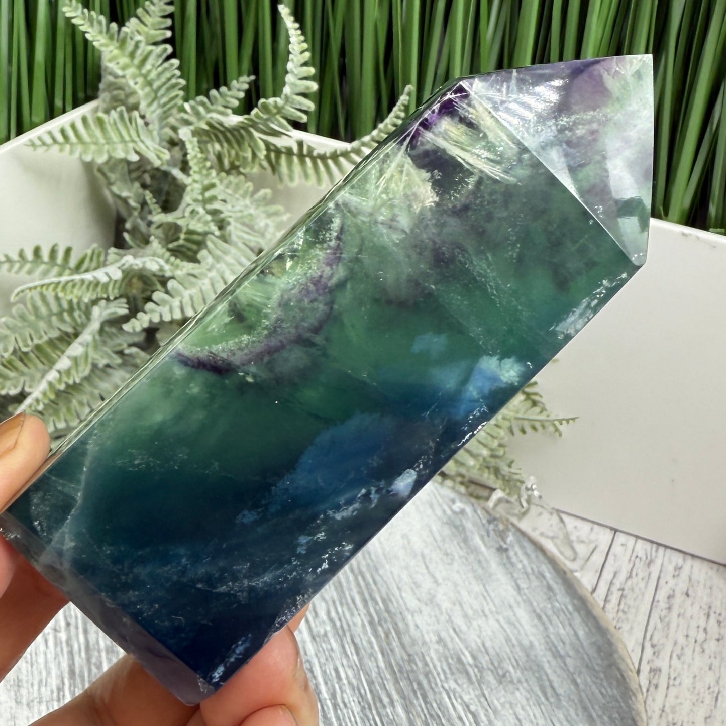 Snowflake Feather Fluorite Tower Healing Crystal Generator 249g 104mm