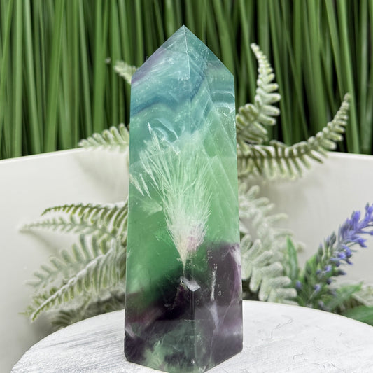 Snowflake Feather Fluorite Tower Healing Crystal Generator 195g 104mm