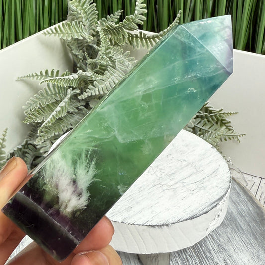 Snowflake Feather Fluorite Tower Healing Crystal Generator 195g 104mm