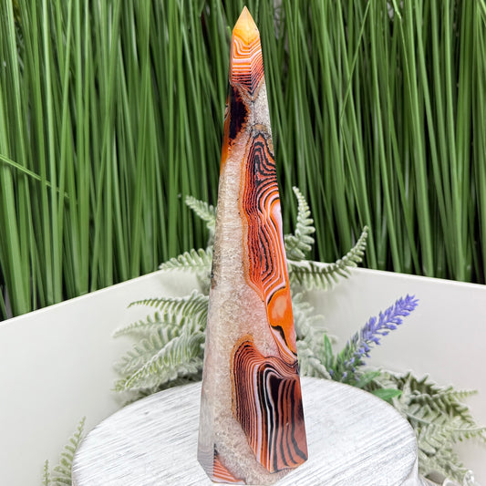 Sardonyx Red Onyx Quartz Tower Healing Crystal Generator 314g 190mm