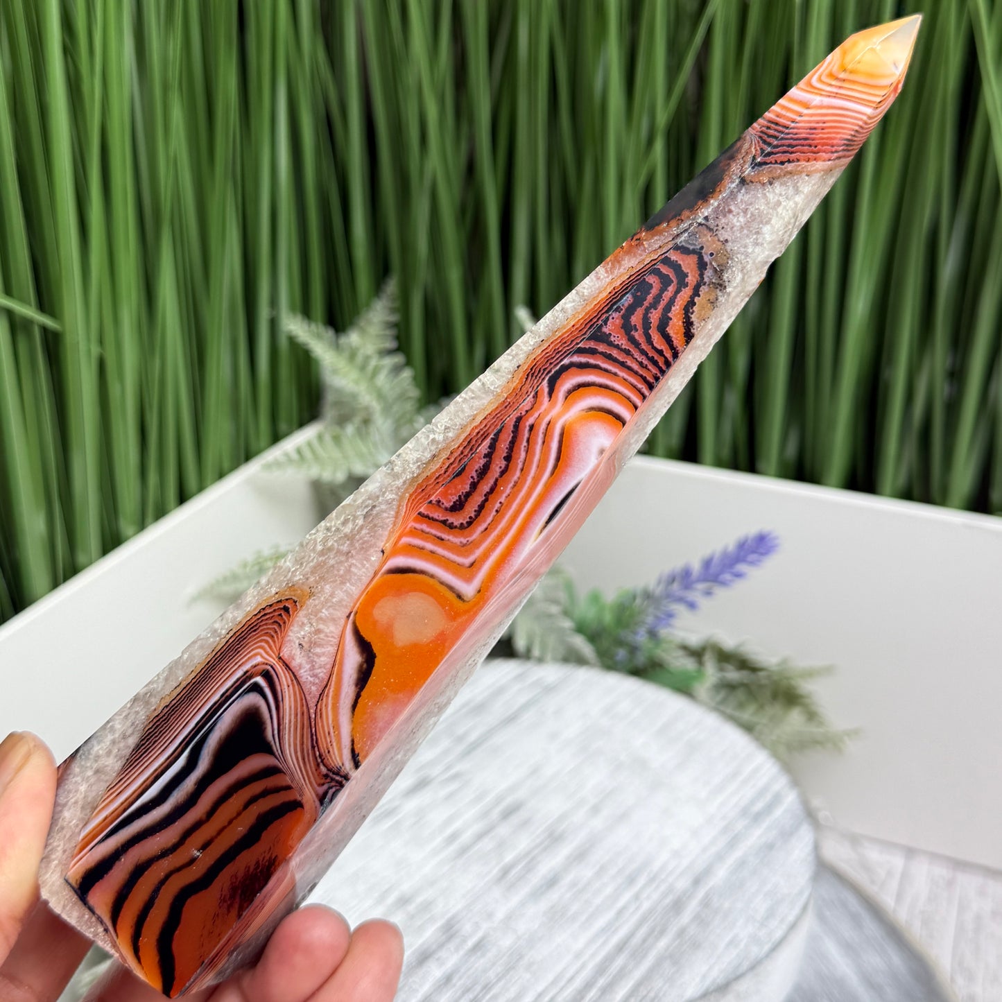 Sardonyx Red Onyx Quartz Tower Healing Crystal Generator 314g 190mm
