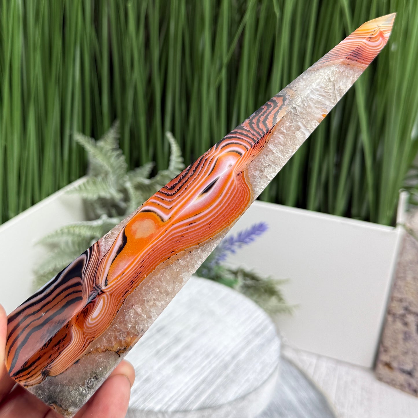 Sardonyx Red Onyx Quartz Tower Healing Crystal Generator 314g 190mm