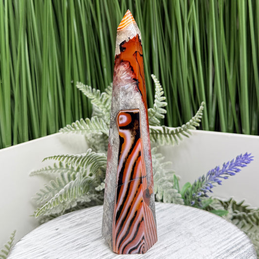 Sardonyx Red Onyx Quartz Tower Healing Crystal Generator 173g 146mm