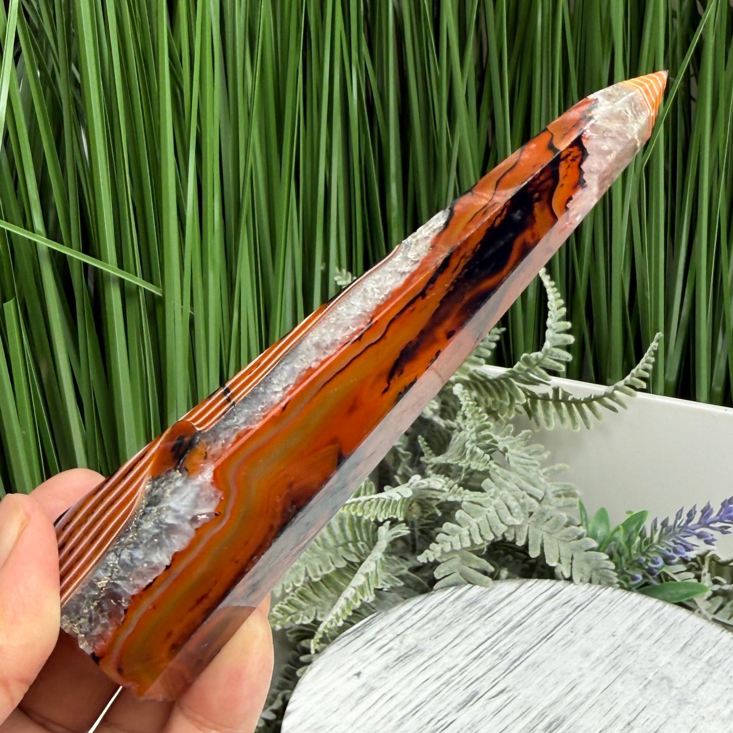 Sardonyx Red Onyx Quartz Tower Healing Crystal Generator 173g 146mm