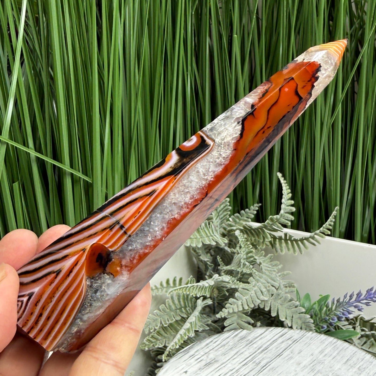 Sardonyx Red Onyx Quartz Tower Healing Crystal Generator 173g 146mm