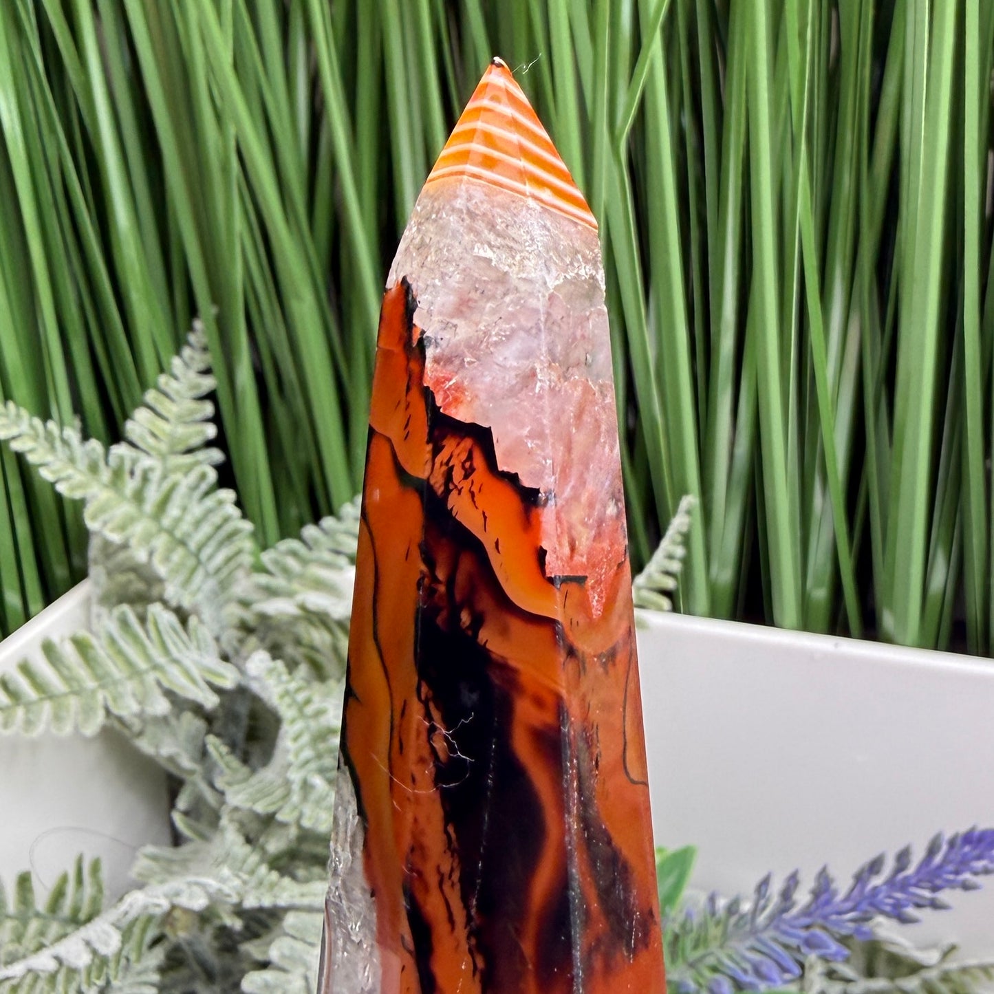 Sardonyx Red Onyx Quartz Tower Healing Crystal Generator 173g 146mm