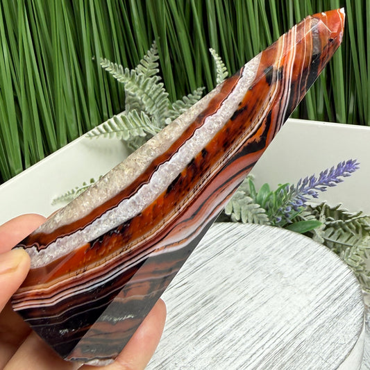 Sardonyx Red Onyx Quartz Tower Healing Crystal Generator 169g 124mm