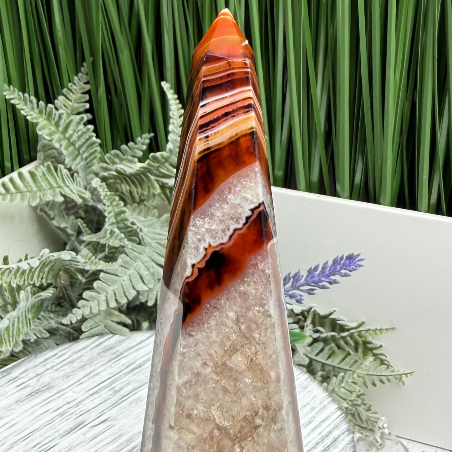 Sardonyx Red Onyx Quartz Tower Healing Crystal Generator 169g 124mm