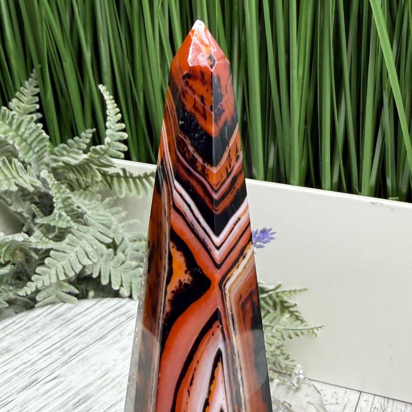 Sardonyx Red Onyx Quartz Tower Healing Crystal Generator 169g 124mm