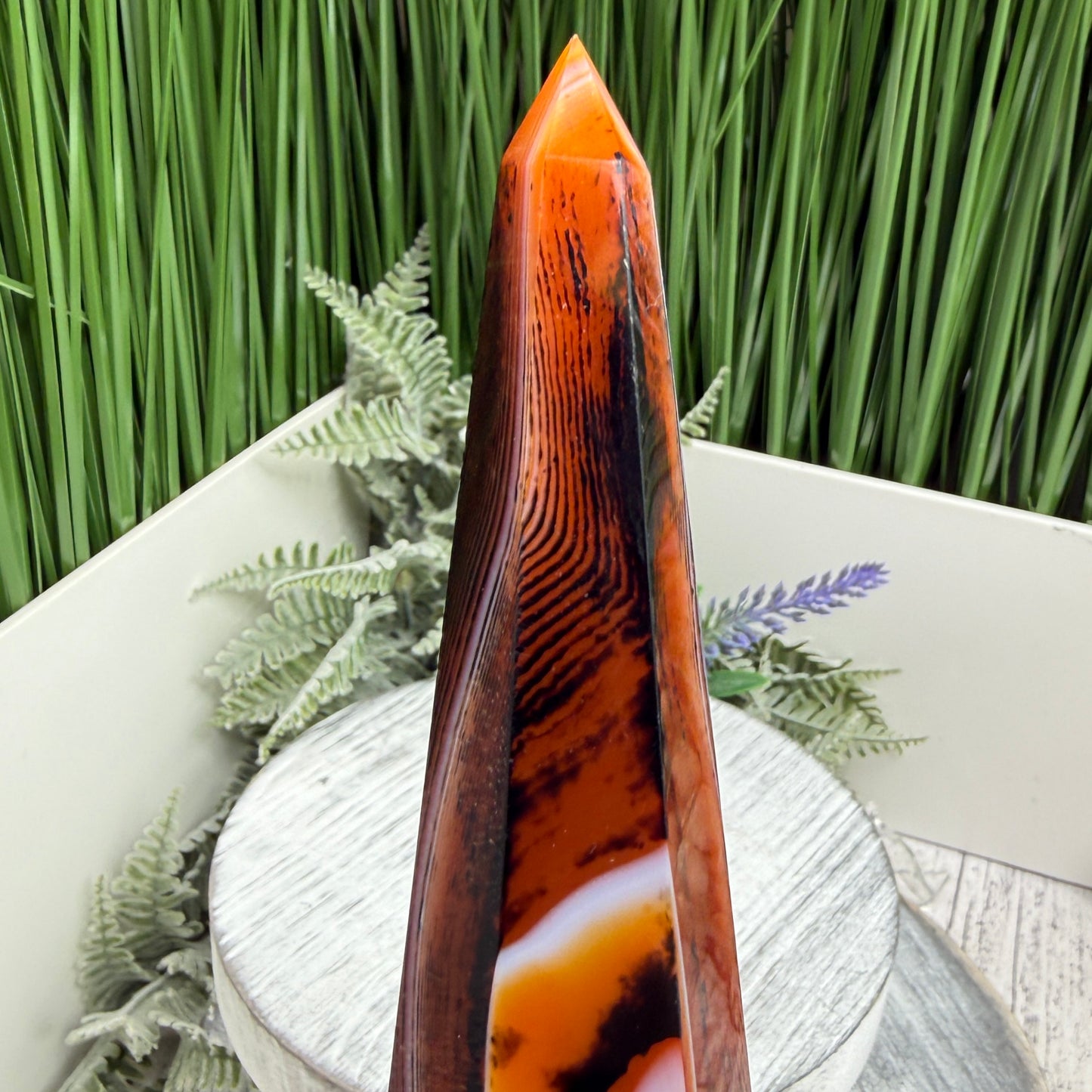 Sardonyx Red Onyx Quartz Tower Healing Crystal Generator 267g 161mm