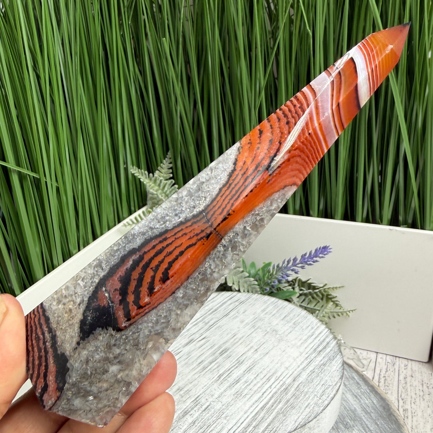 Sardonyx Red Onyx Quartz Tower Healing Crystal Generator 226g 148mm