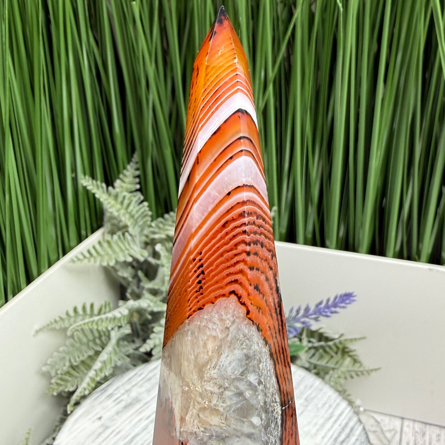 Sardonyx Red Onyx Quartz Tower Healing Crystal Generator 226g 148mm