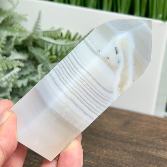 Agate Tower Healing Crystal Generator 190g 108mm