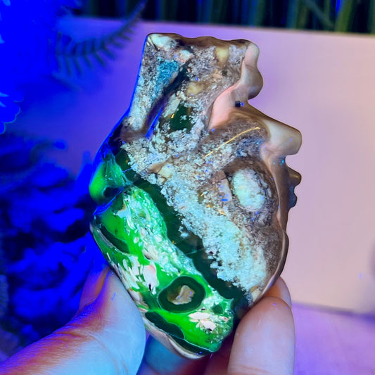 Volcanic Agate Human Heart UV Reactive Crystal Carving 174g