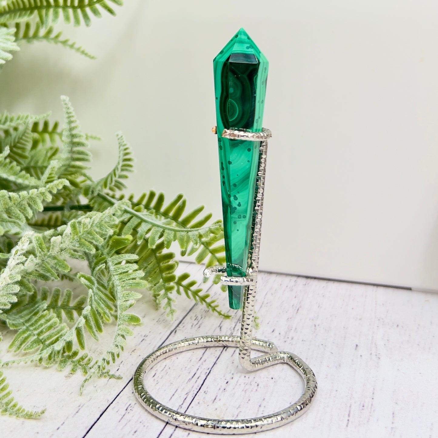 Malachite Wand with Stand Crystal 32g 91mm