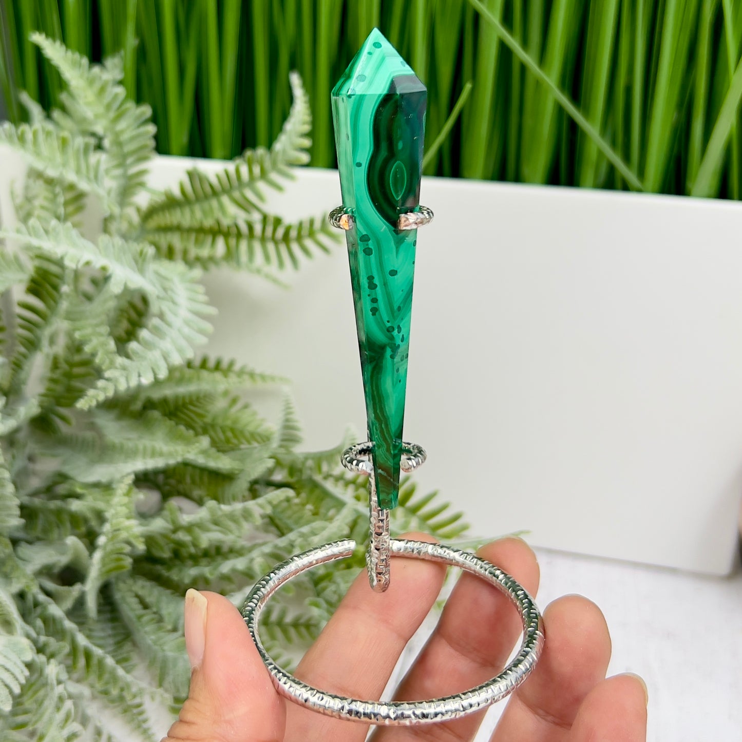 Malachite Wand with Stand Crystal 32g 91mm