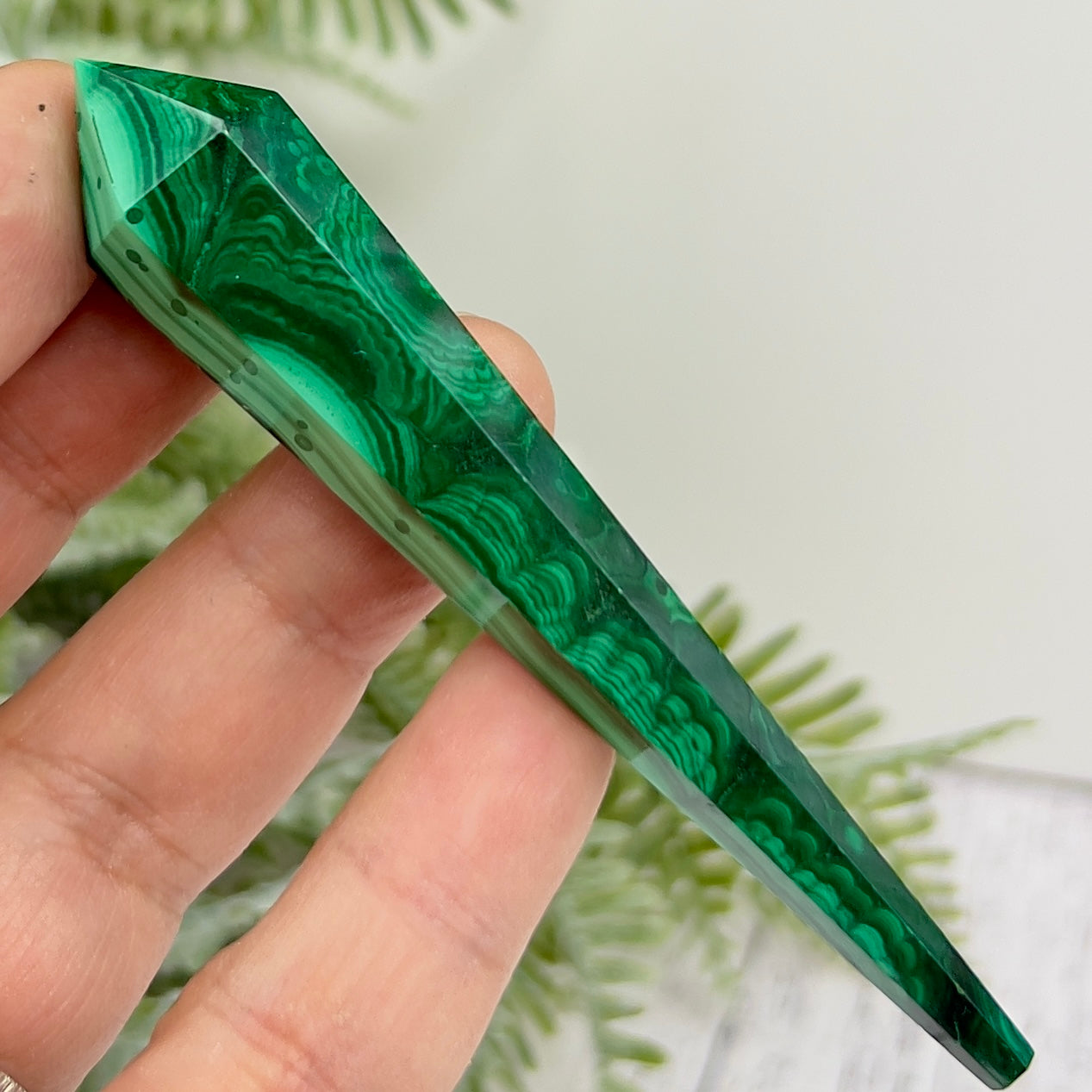 Malachite Wand with Stand Crystal 32g 91mm