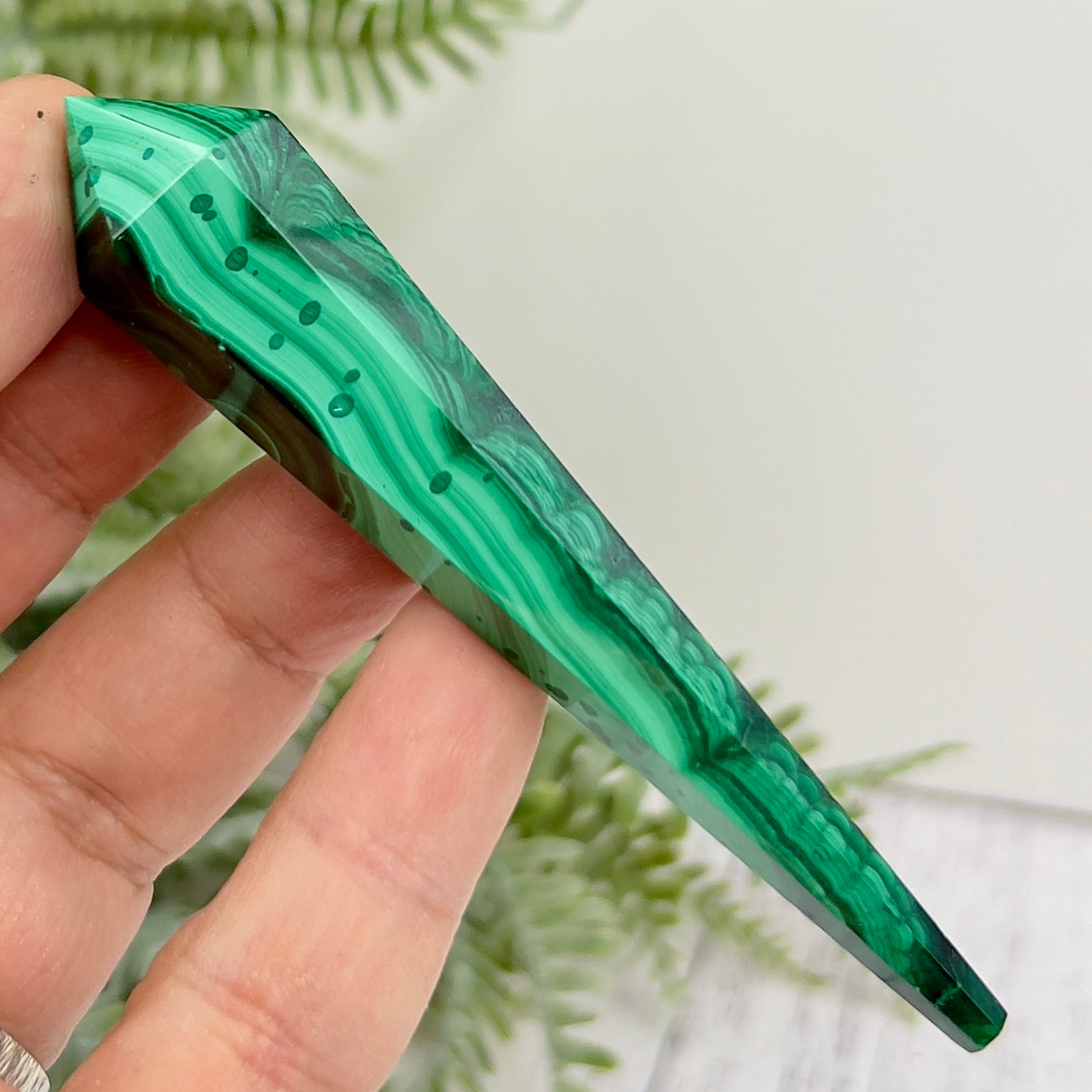 Malachite Wand with Stand Crystal 32g 91mm