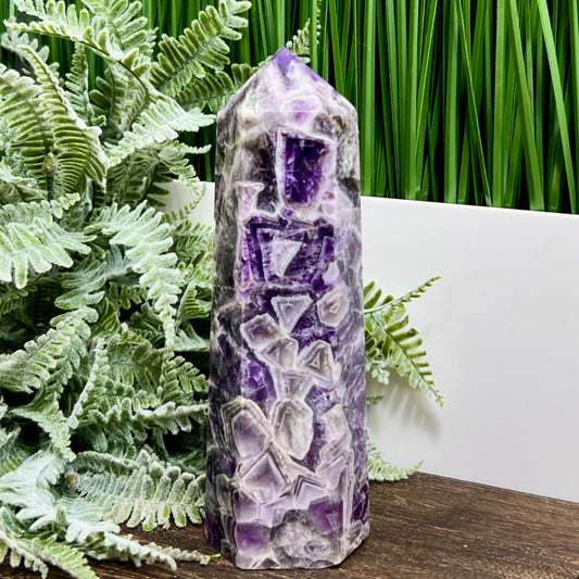 Chevron Dream Amethyst Tower Healing Crystal Generator 488g 151mm